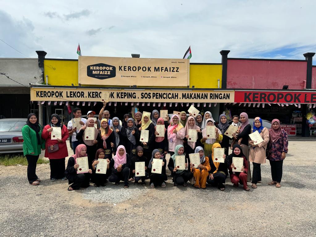 Keropok Mfaizz Staff