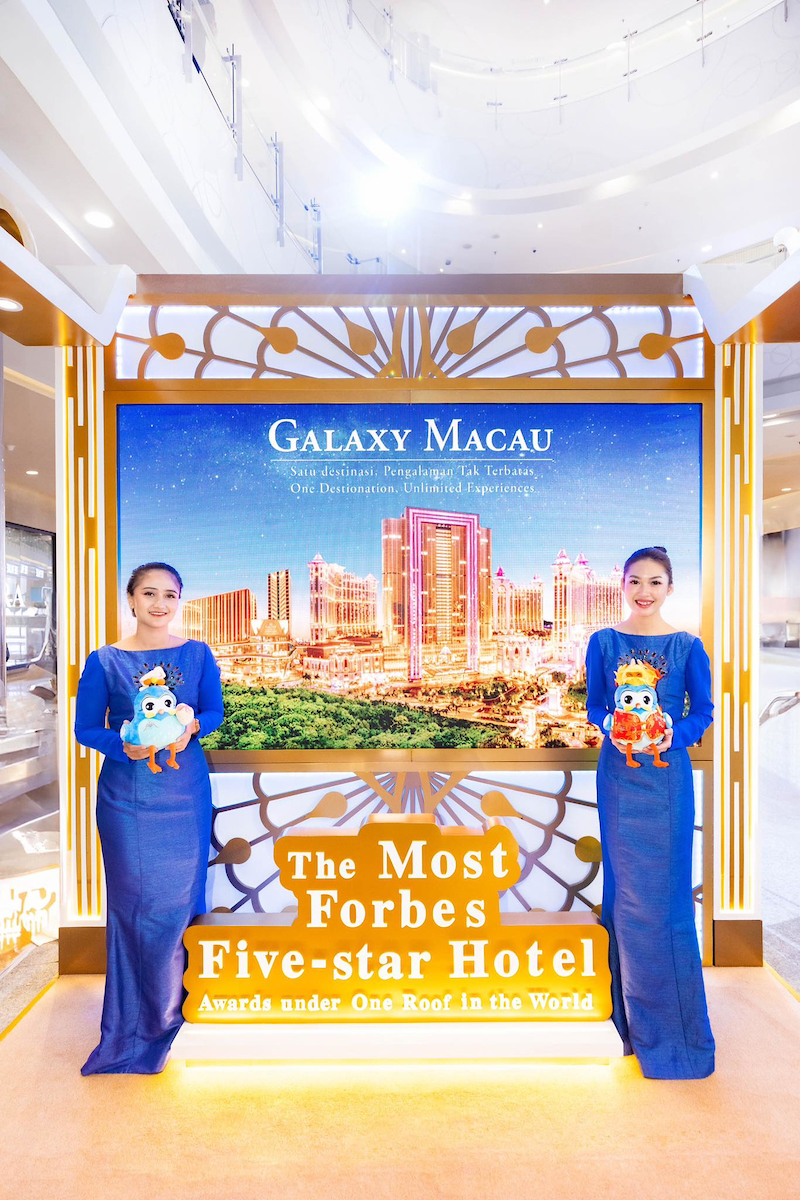 Galaxy Macau showcases a diverse range of exciting travel products at the roadshow, attracting local residents and tourists alike.