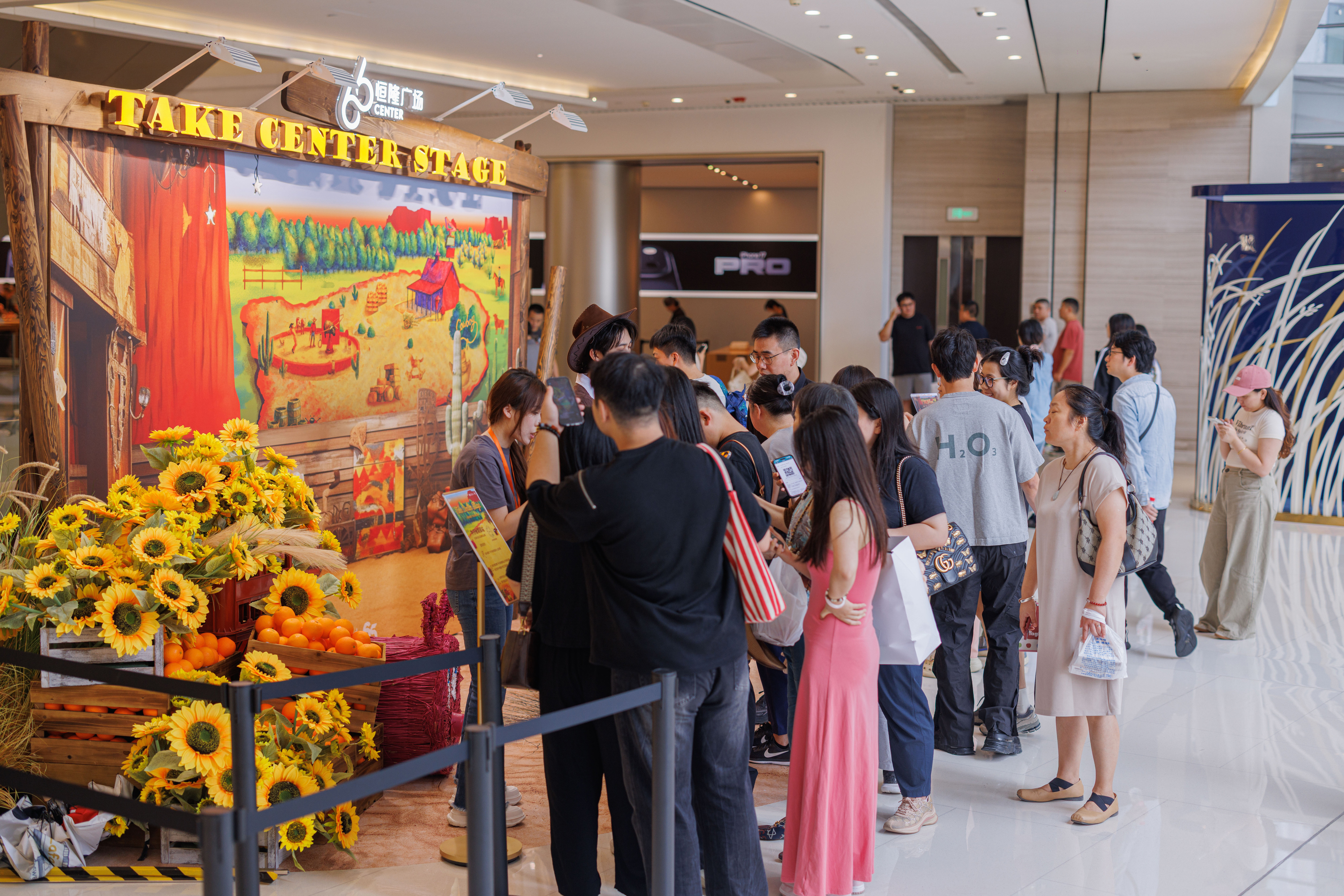 During the first four days of the National Day Golden Week, footfall at Center 66 in Wuxi increased by over 20% year-on-year